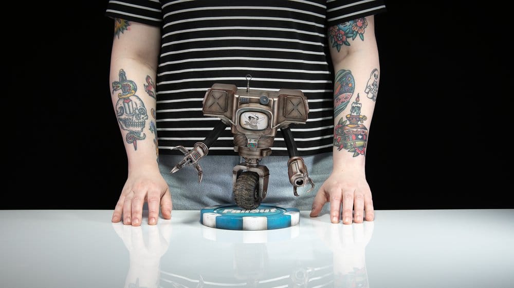 Fallout (Amazon) PVC Figur Victor the Securitron 25 cm Image 14