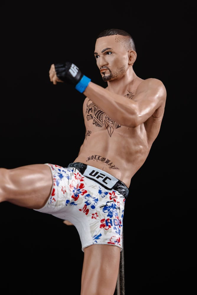 UFC Posed PVC Statue Max Holloway 18 cm Image 10