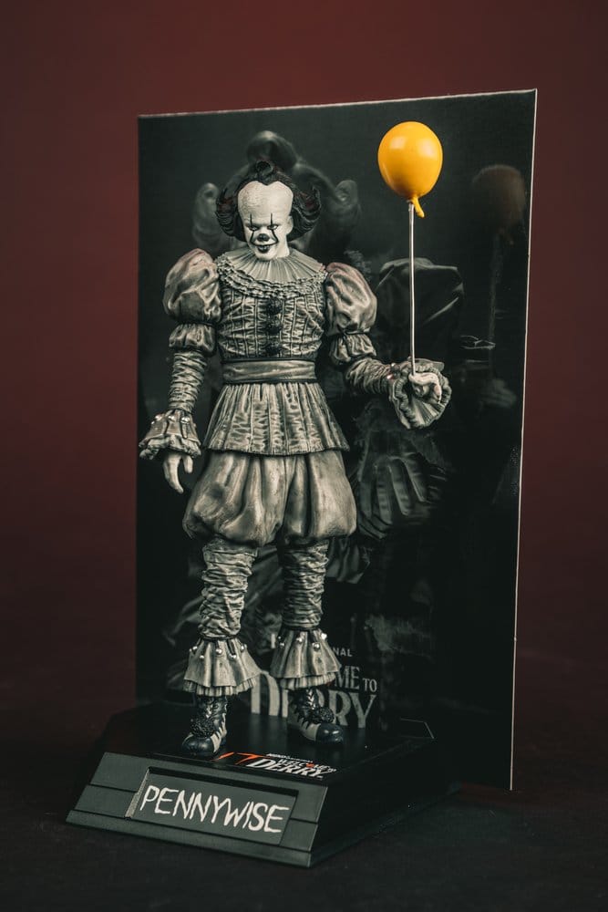 Es Welcome to Derry Movie Maniacs Figur Pennywise (Black & White) 16 cm Image 16