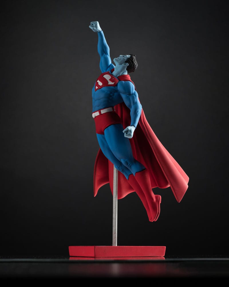 DC Direct Statue 1/10 Superman Red and Blue: Superman by Gary Frank Limited Edition 26 cm Image 6