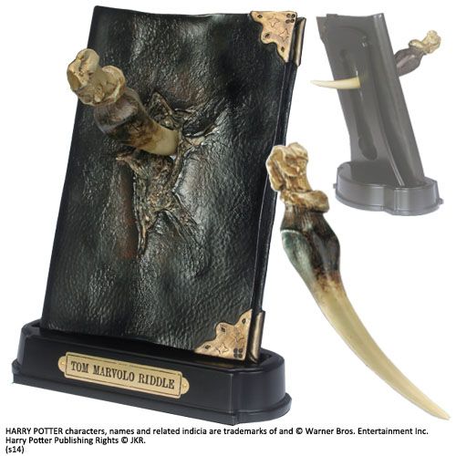 Harry Potter Replik 1/1 Tom Riddles Tagebuch mit Basilisk-Reißzahn Image
