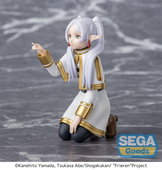 Frieren: Beyond Journey's End PM Perching PVC Statue Frieren Poking Something 10 cm Image 2