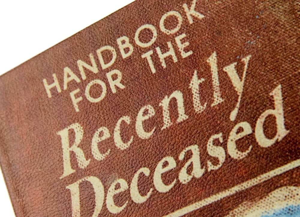 Beetlejuice Replik-Box Handbook for the Recently Deceased Image 2
