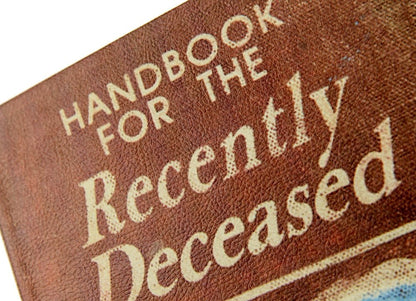 Beetlejuice Replik-Box Handbook for the Recently Deceased Image 2