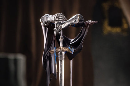 Reverse: 1999 Limepie Series PVC Statue Knight 17 cm Image 4