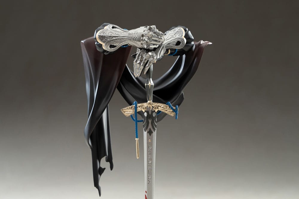 Reverse: 1999 Limepie Series PVC Statue Knight 17 cm Image 6