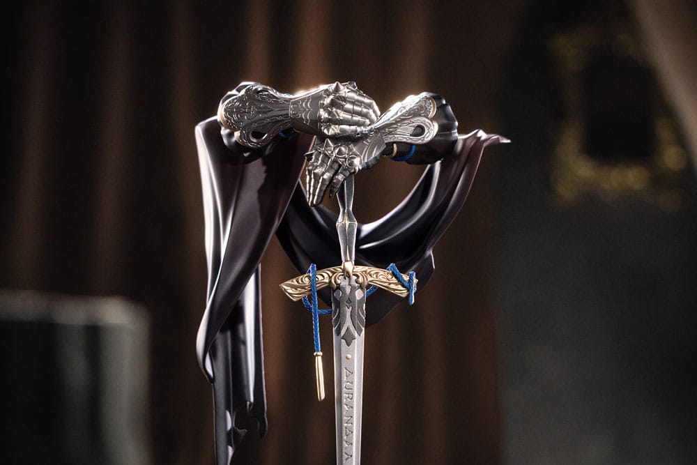 Reverse: 1999 Limepie Series PVC Statue Knight 17 cm Image 11