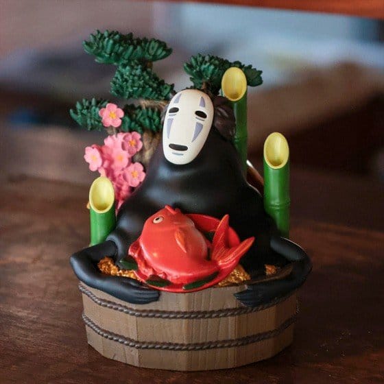 Chihiros Reise ins Zauberland Diorama No Face Golden bucket & bamboos Image
