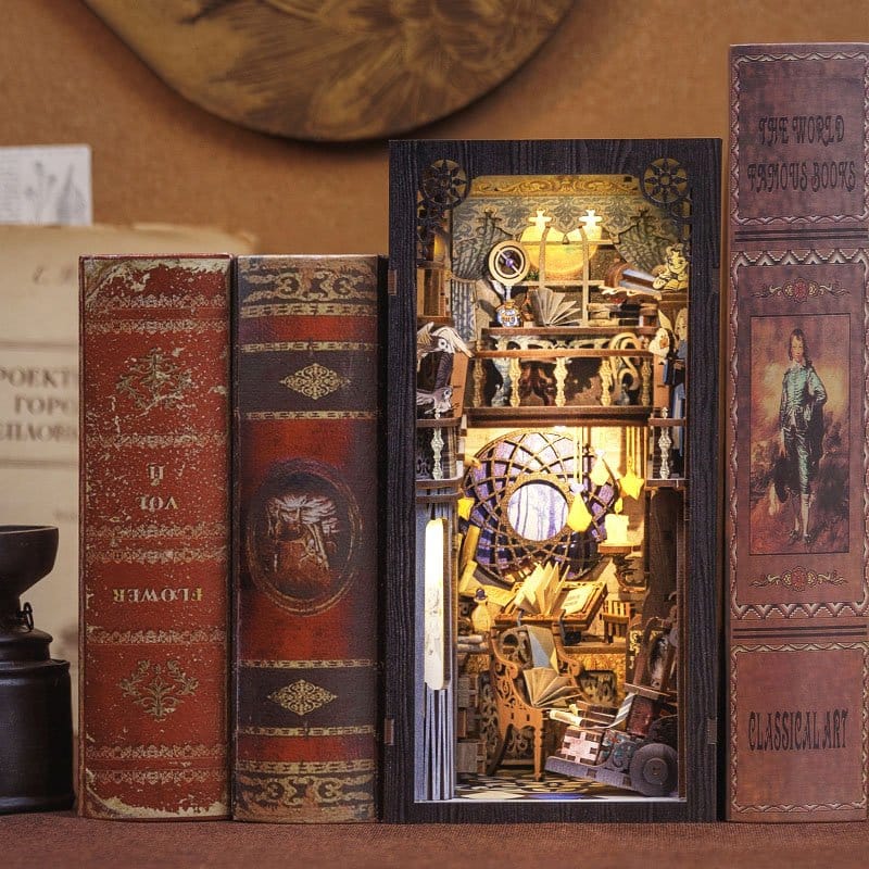 Book Nook Nebula Common Room 23 x 11 cm Image 14