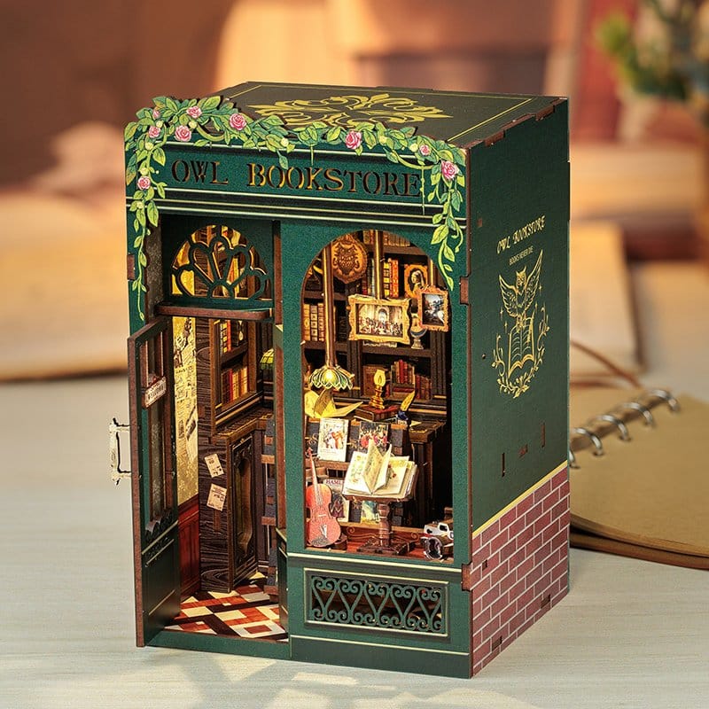 Book Nook Owl Bookstore 17 x 12 cm Image 1