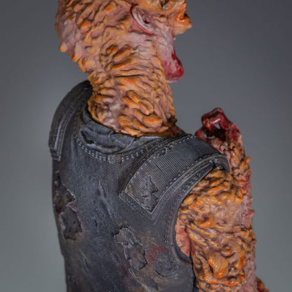The Last of Us Part II PVC Statue Armored Clicker 22 cm Image 4