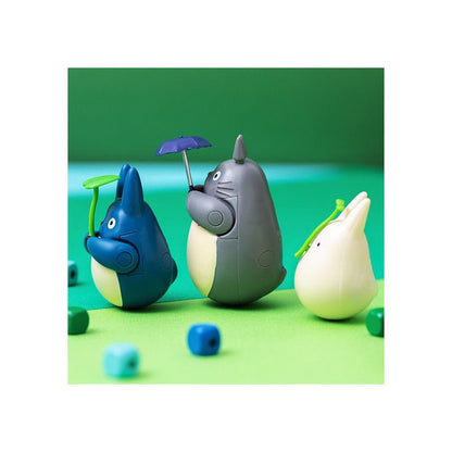 Mein Nachbar Totoro Figur mit rundem Boden Mid Totoro with leaf 6 cm Image 8