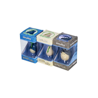 Mein Nachbar Totoro Figur mit rundem Boden Mid Totoro with leaf 6 cm Image 9