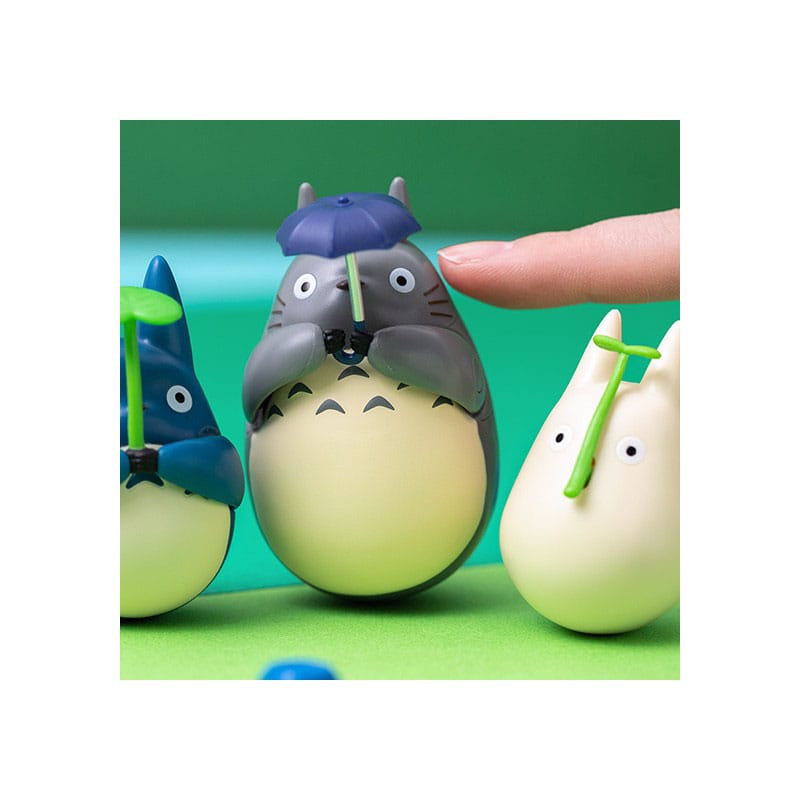 Mein Nachbar Totoro Figur mit rundem Boden Small Totoro with leaf 5 cm Image 8