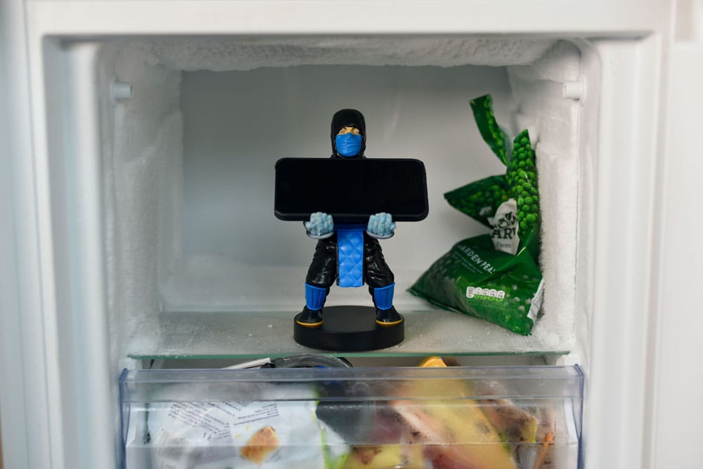 Mortal Kombat Cable Guys Lade-Halter Sub Zero 20 cm Image 2