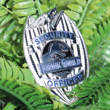 Jurassic World Ansteck-Pin Limited Edition Replica Security Officer Image 4