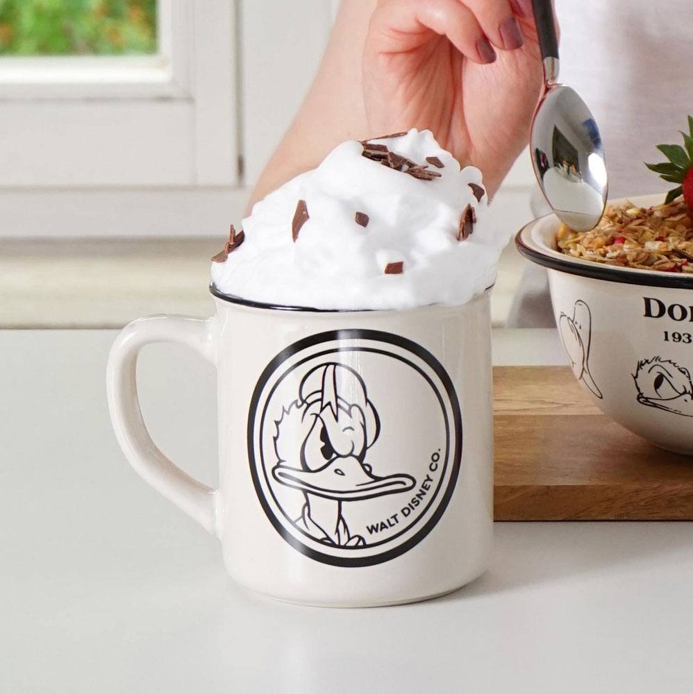 Donald Duck Tasse Donald im Auto Image 3