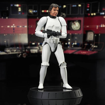 Star Wars Episode IV Milestones Statue 1/6 Han Solo (Stormtrooper Disguise) 40th Anniversary Exclusive 30 cm Image 5