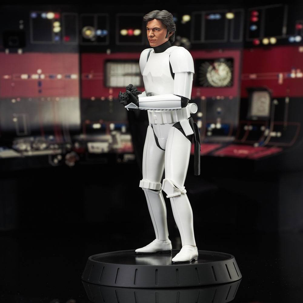 Star Wars Episode IV Milestones Statue 1/6 Han Solo (Stormtrooper Disguise) 40th Anniversary Exclusive 30 cm Image 6