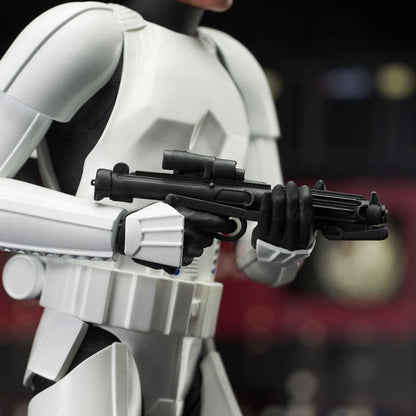 Star Wars Episode IV Milestones Statue 1/6 Han Solo (Stormtrooper Disguise) 40th Anniversary Exclusive 30 cm Image 11