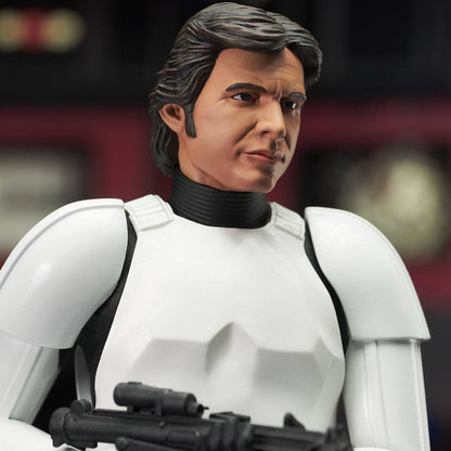 Star Wars Episode IV Milestones Statue 1/6 Han Solo (Stormtrooper Disguise) 40th Anniversary Exclusive 30 cm Image 12