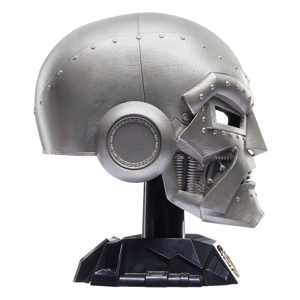 Marvel Legends Roleplay-Replik Doctor Doom Premium Helm Image 9