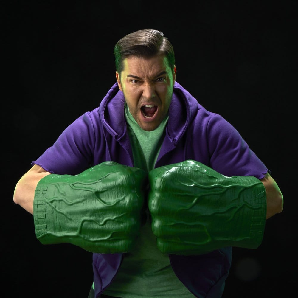 The Incredible Hulk Marvel Legends Premium Roleplay-Fäuste Image 7
