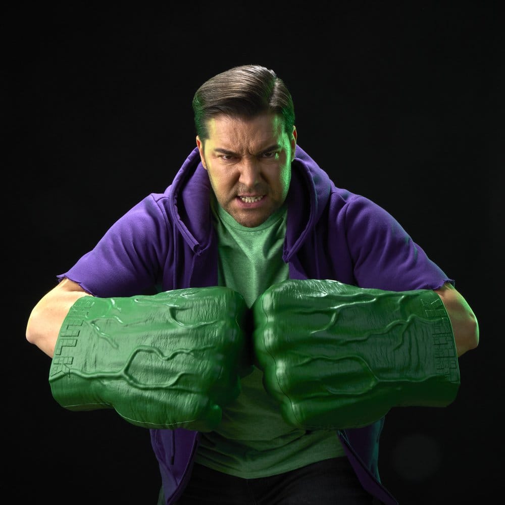 The Incredible Hulk Marvel Legends Premium Roleplay-Fäuste Image 14