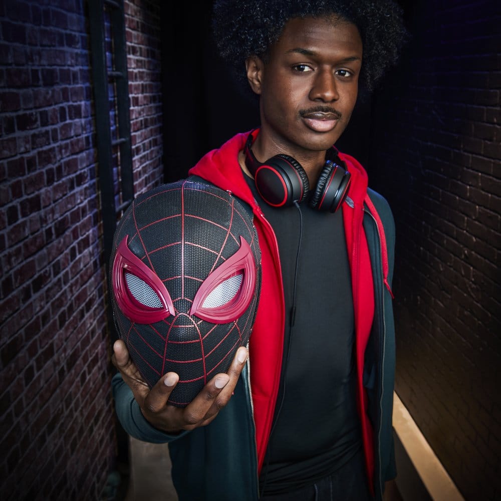 Spider-Man: Miles Morales Marvel Legends Elektronische Maske mit Fernbedienung Image 6