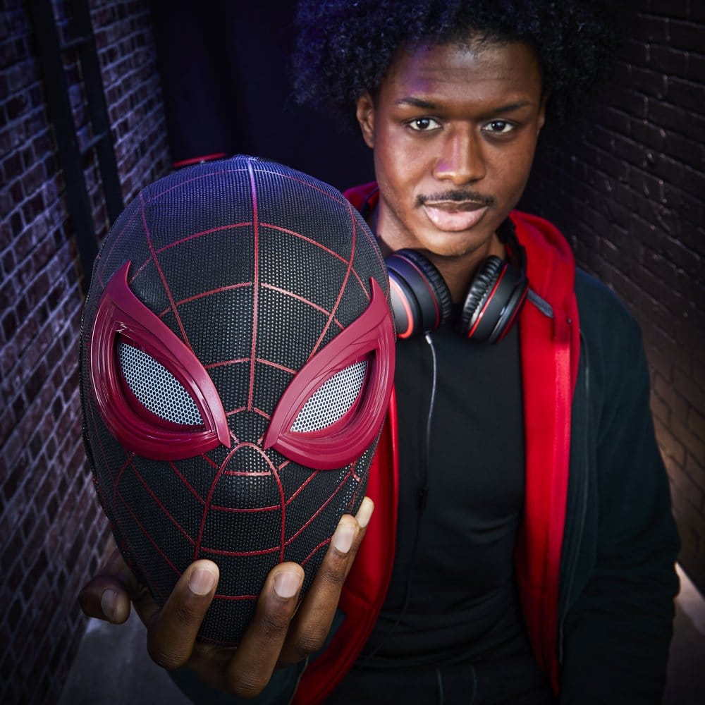 Spider-Man: Miles Morales Marvel Legends Elektronische Maske mit Fernbedienung Image 7
