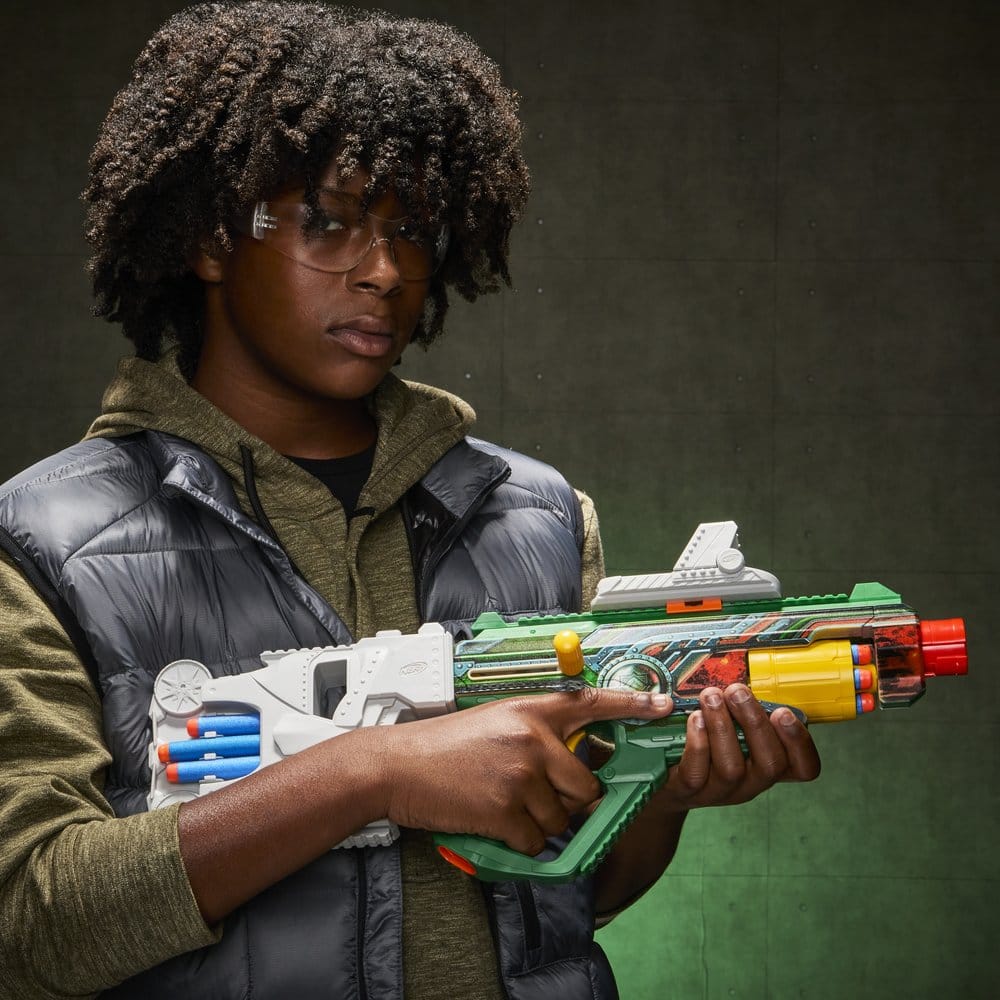 Avengers: Doomsday NERF Dart-Blaster Doctor Doom Image 9