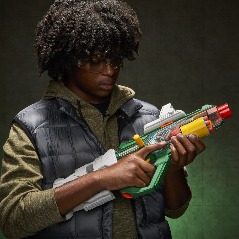 Avengers: Doomsday NERF Dart-Blaster Doctor Doom Image 10