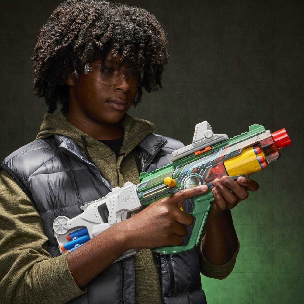 Avengers: Doomsday NERF Dart-Blaster Doctor Doom Image 11