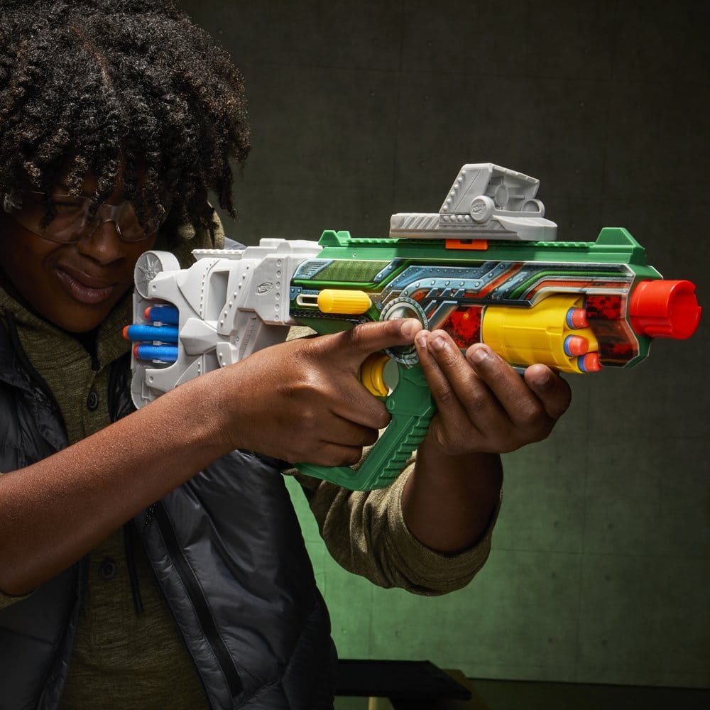 Avengers: Doomsday NERF Dart-Blaster Doctor Doom Image 14