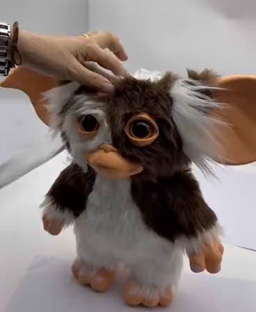 Gremlins Life-Size Plüschfigur mit Sound Gizmo 25 cm Image 2