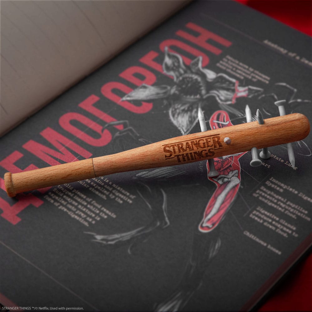 Stranger Things Stachelige Schlägerkugelschreiber & Stranger Things Anstecknadel Image 2