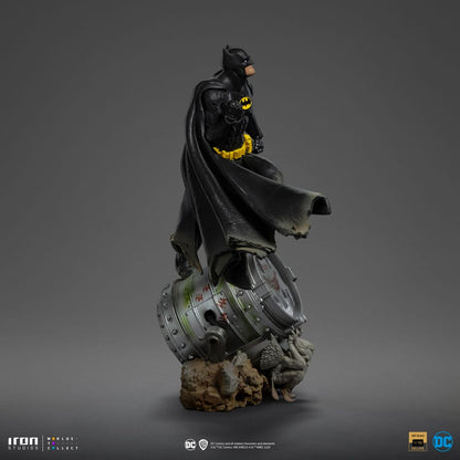 DC Comics BDS Art Scale Statue 1/10 Batman Deluxe (Black Version Exclusive) heo EU Exclusive 30 cm Image 6