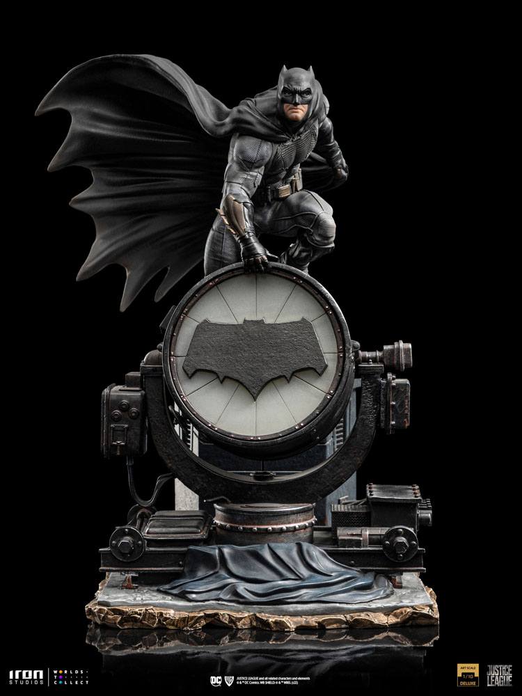Zack Snyder's Justice League Deluxe Art Scale Statue 1/10 Batman on Batsignal 28 cm Image 3
