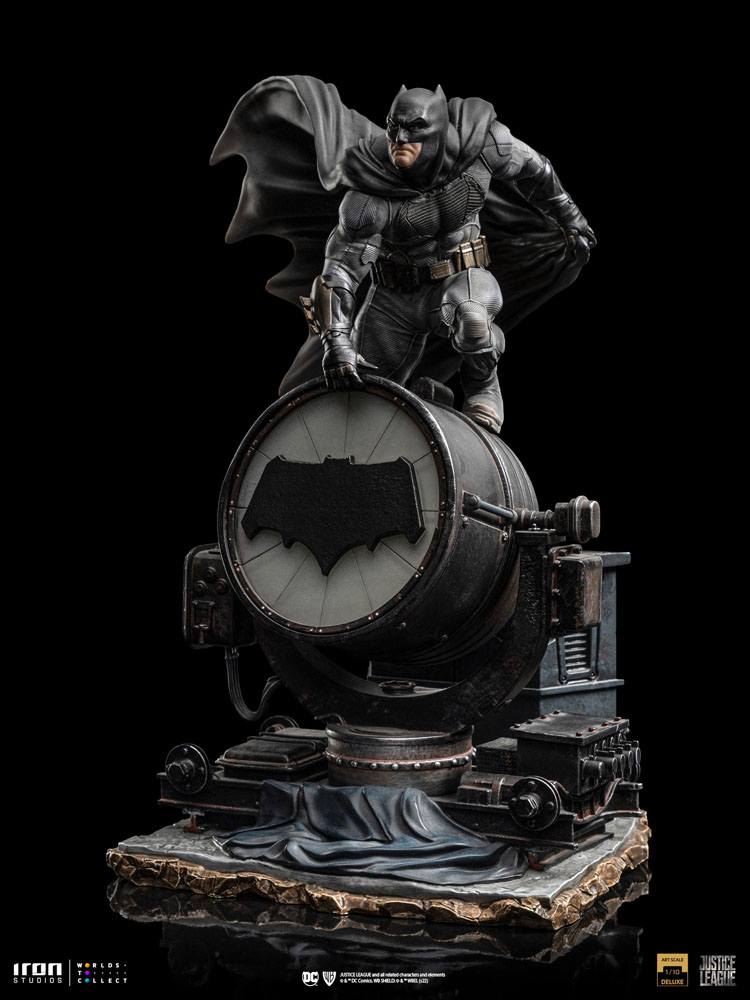 Zack Snyder's Justice League Deluxe Art Scale Statue 1/10 Batman on Batsignal 28 cm Image 7