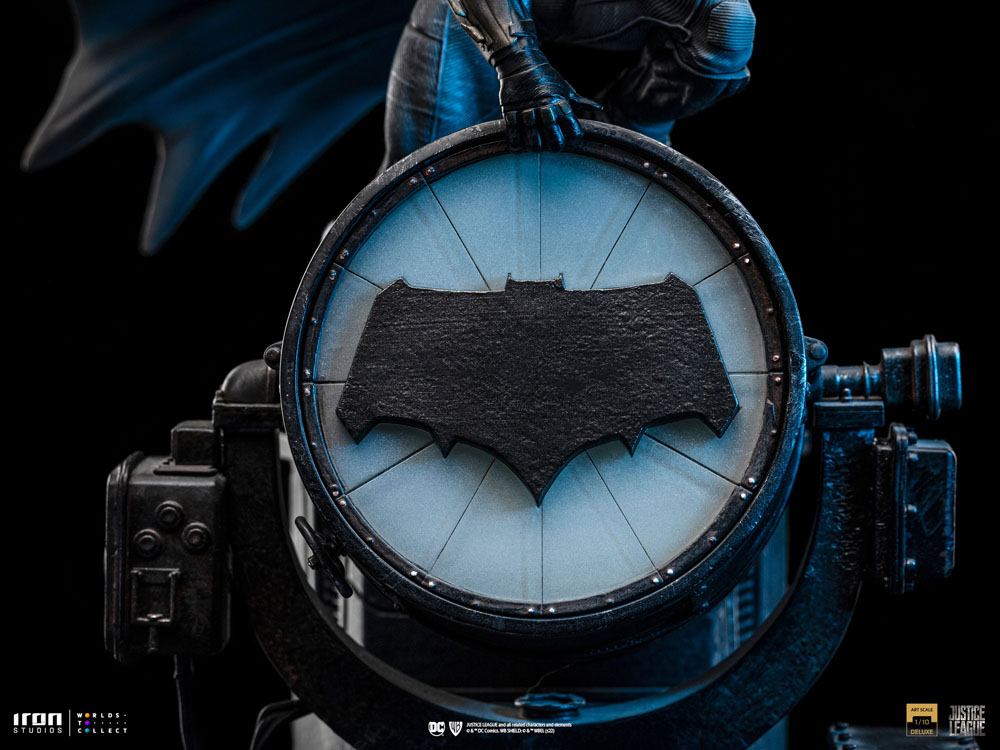 Zack Snyder's Justice League Deluxe Art Scale Statue 1/10 Batman on Batsignal 28 cm Image 9