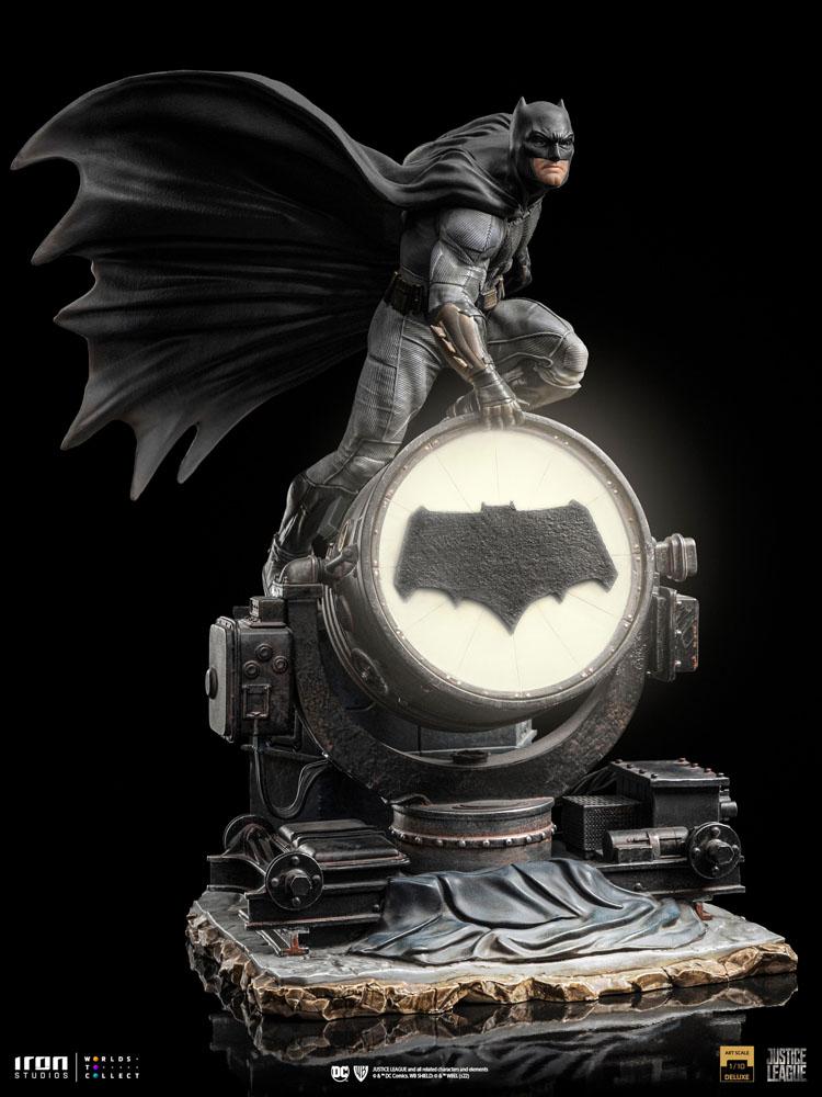 Zack Snyder's Justice League Deluxe Art Scale Statue 1/10 Batman on Batsignal 28 cm Image 13