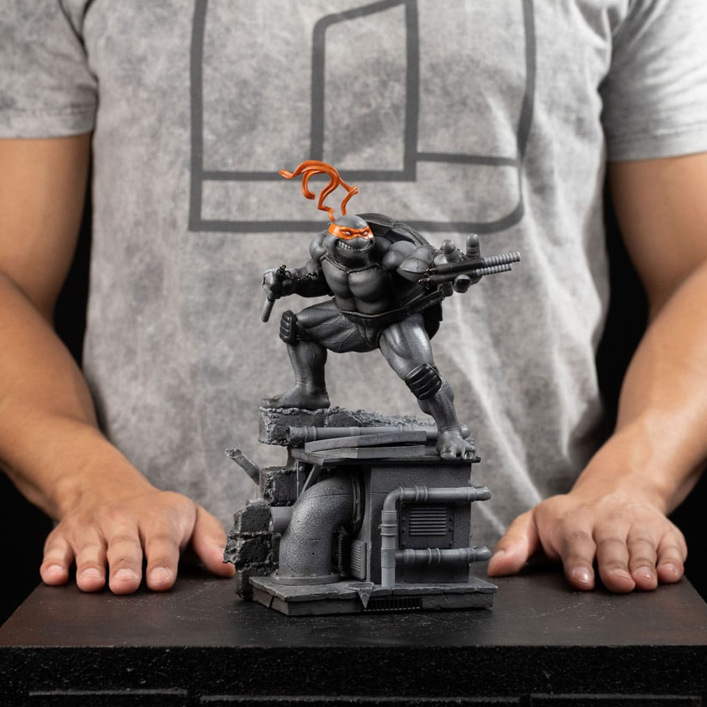 Teenage Mutant Ninja Turtles Art Scale Statue 1/10 Michelangelo Black and White Variant 26 cm heo exclusive Image 12
