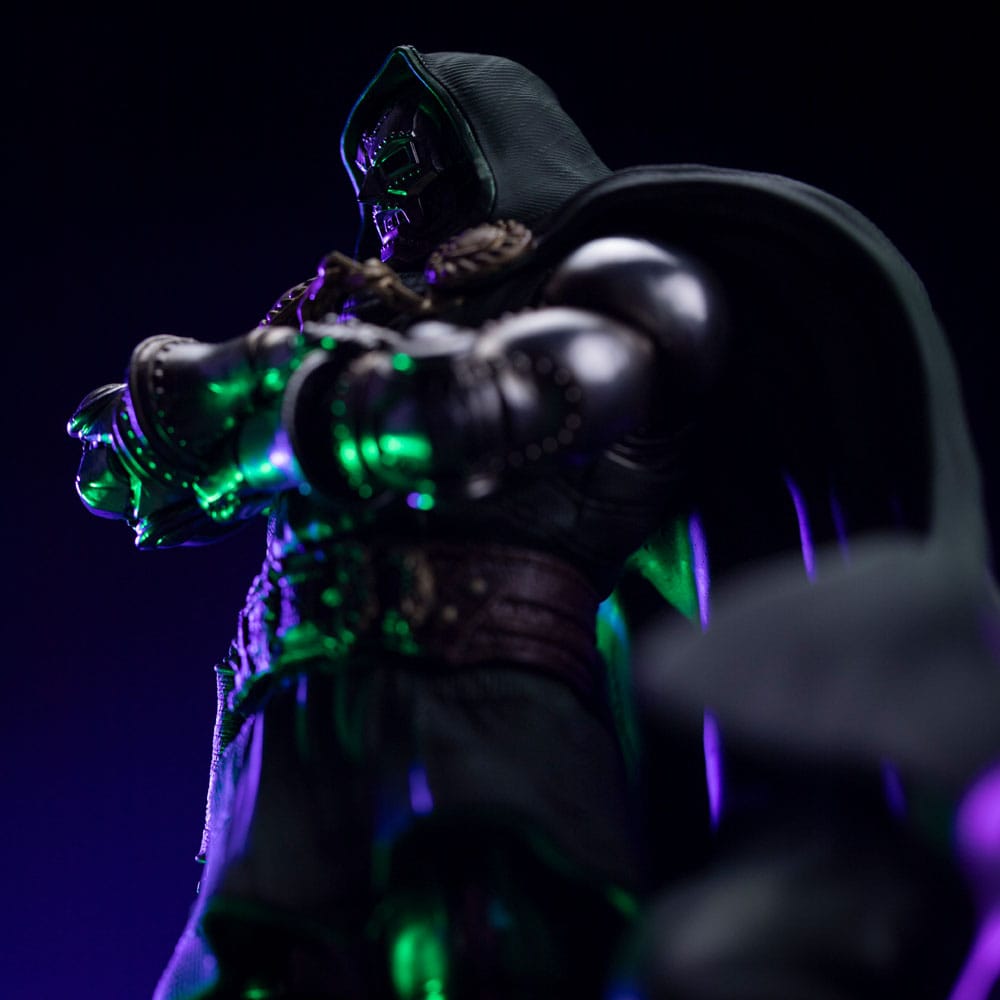 The Infinity Gauntlet Marvel Legends Diorama Art Scale Statue 1/10 Doctor Doom 30 cm Image 6