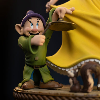 Schneewittchen und die sieben Zwerge Art Scale Statue 1/10 Snow White and Dopey 21 cm Image 8