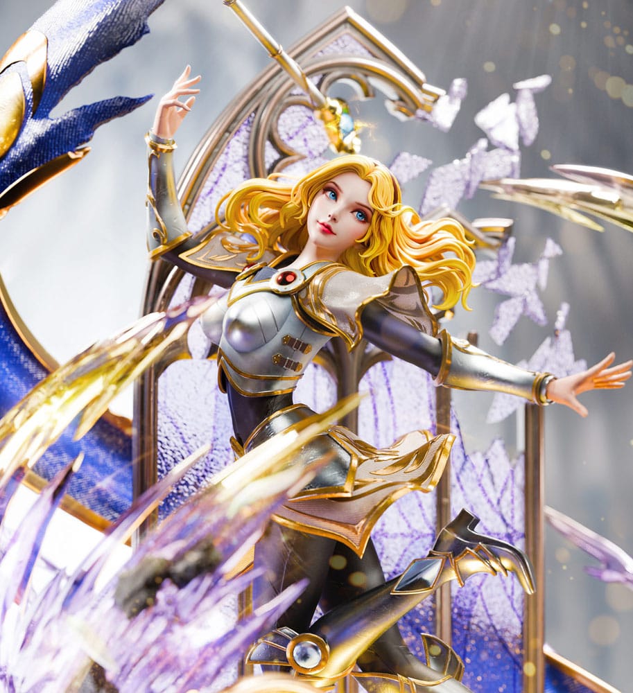 League of Legends Statue Lux 42 cm Image 4