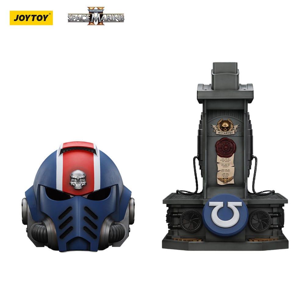 Warhammer 40,000: Space Marine 2 Replik Ultramarines Lieutenant Titus Helm mit Display-Stand 44 cm Image 11