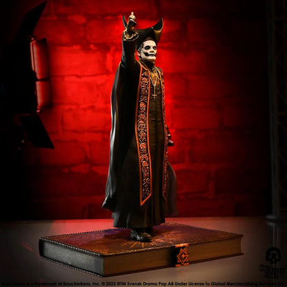 Ghost Rock Iconz Statue 1/9 Papa Emeritus IV (Black Robes) 22 cm Image 4