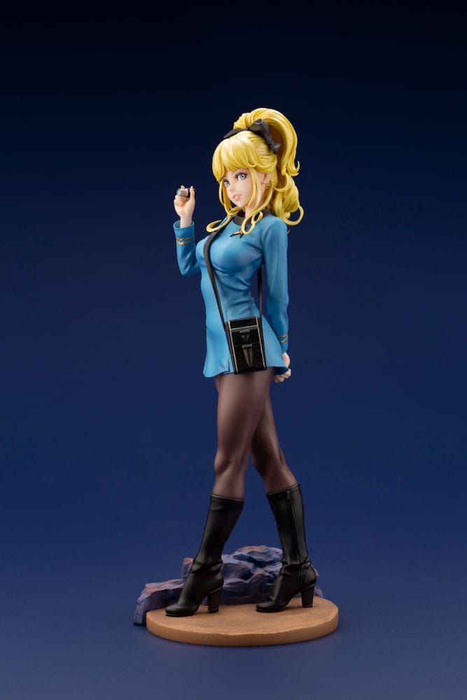 Star Trek Bishoujo PVC Statue 1/7 Medical Officer Limited Edition 23 cm Image 2
