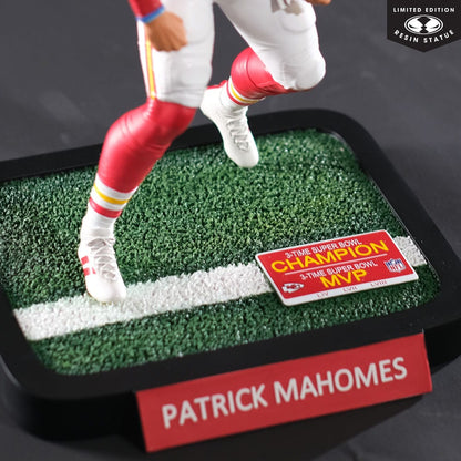 NFL Kansas City Chiefs Statue 1/6 Patrick Mahomes 30 cm Image 9