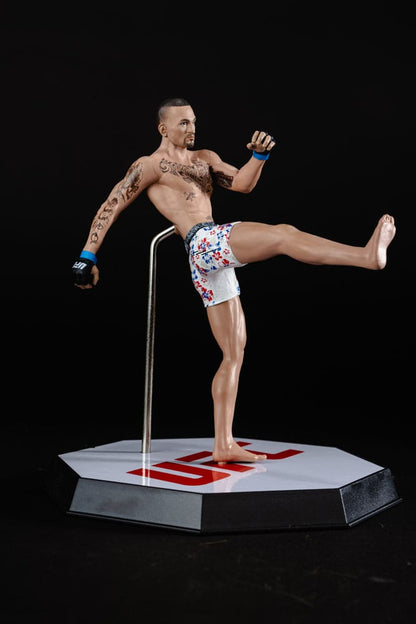 UFC Posed PVC Statue Max Holloway 18 cm Image 9